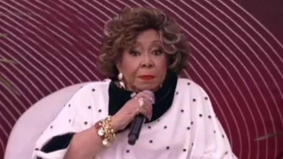 Alcione brinca no É de Casa e diz que fará “macumba” para Trump