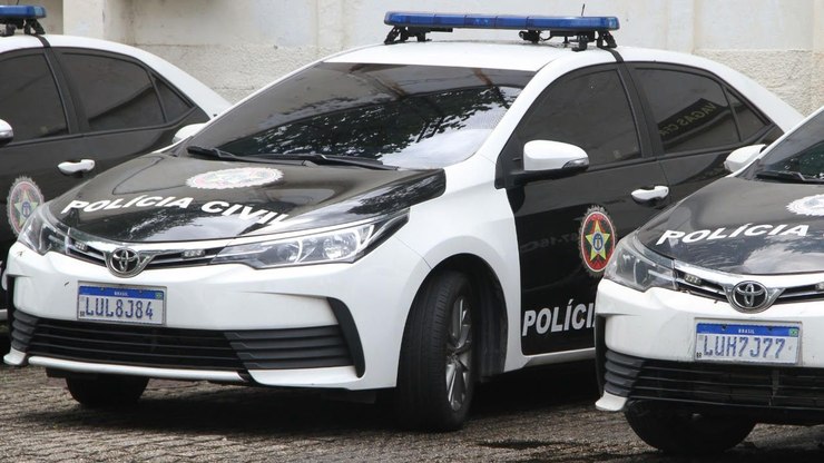 Pol%C3%ADcia%20estoura%20call%20center%20do%20RJ%20que%20aplicava%20golpes%20em%20idosos