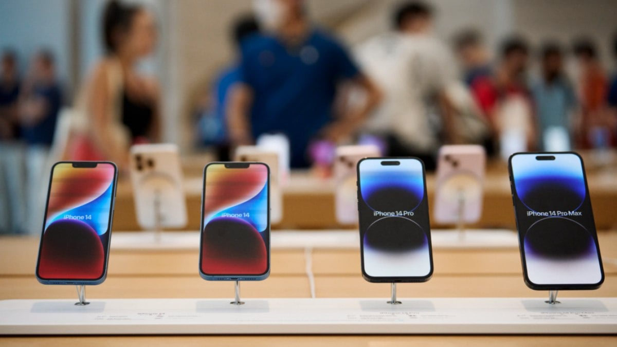 Apple é multada por vender iPhone sem carregador