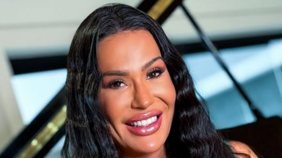 Gracyanne Barbosa chora no Domingão