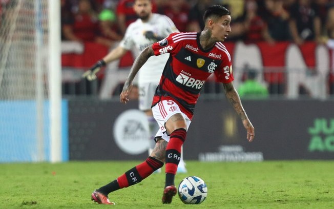 Erick Pulgar fez movimentos leves, mas está apto à reforçar o Flamengo diante do Bragantino 