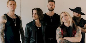 Velvet Chains: 'How The Story Ends' é sobre perda e reconstrução