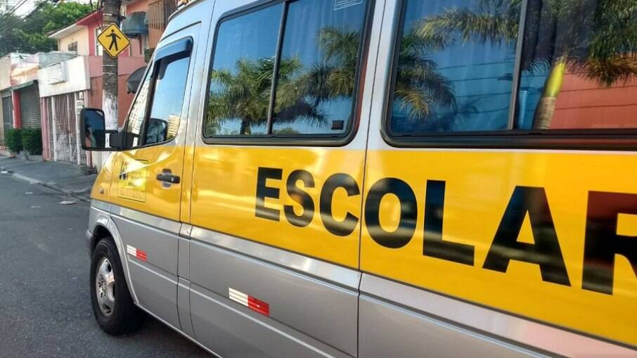 Eles devem comparecer à unidade do Fácil STMU, localizada na alameda dos Lírios, 303, Parque Cecap. Eles devem comparecer à unidade do Fácil STMU, localizada na alameda dos Lírios, 303, Parque Cecap.