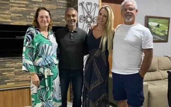 Romário viaja até o Sul para conhecer os sogros e celebra: 'Achei muito irado'