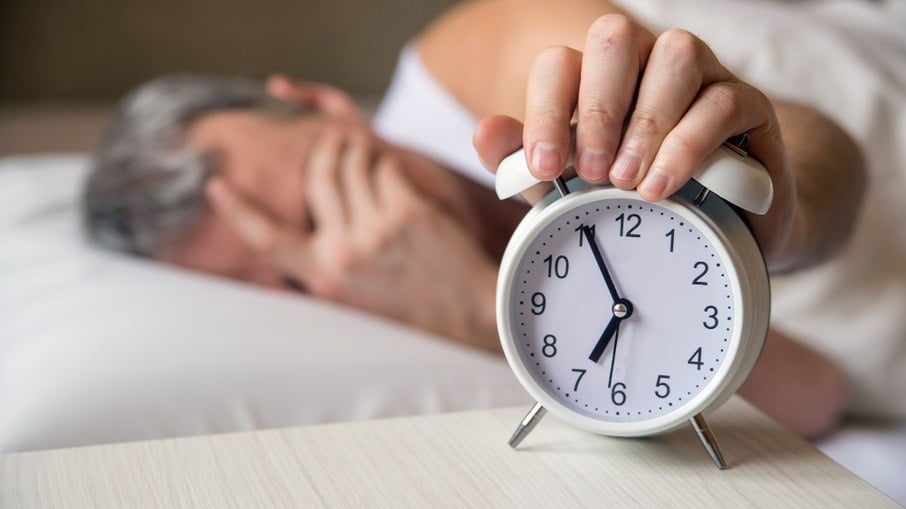 Noites mal dormidas podem gerar problemas a curto e longo prazo, como ansiedade, irritação e baixa produtividade