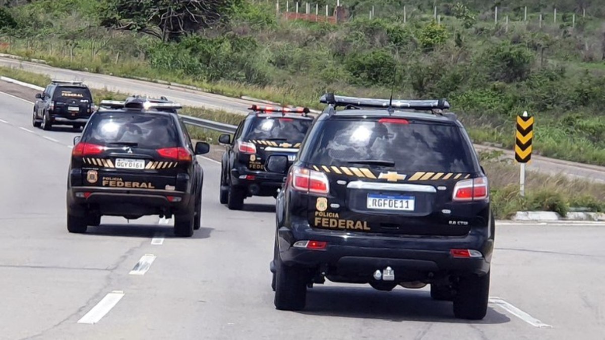 Polícia Federal prende mulher que produzia conteúdos sexuais dos filhos Polícia Federal prende mulher que produzia conteúdos sexuais dos filhos