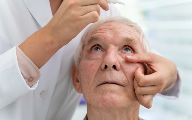 Especialista em cirurgia de catarata explica procedimento