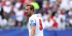 Inglaterra tropeça em Gana e perde chance de disparar no grupo