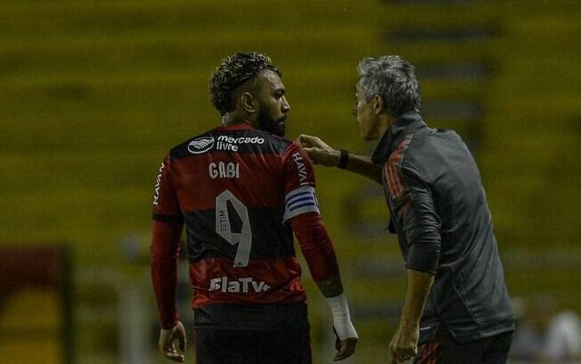 Gabigol pede paciência à torcida do Flamengo e faz elogios a Paulo Sousa: 'Fazia tempo que não aprendia tanto'