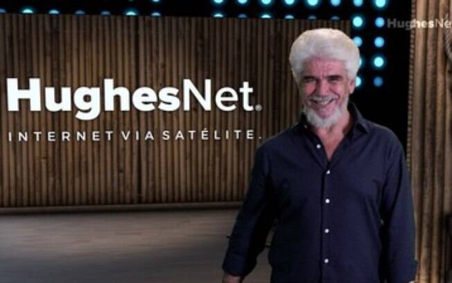 Jackson Antunes estrela nova campanha da HughesNet