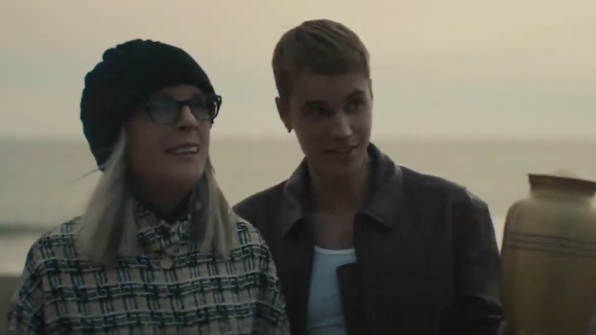Diane Keaton foi a avó de Justin Bieber no clipe de ‘Ghost’ Diane Keaton foi a avó de Justin Bieber no clipe de ‘Ghost’