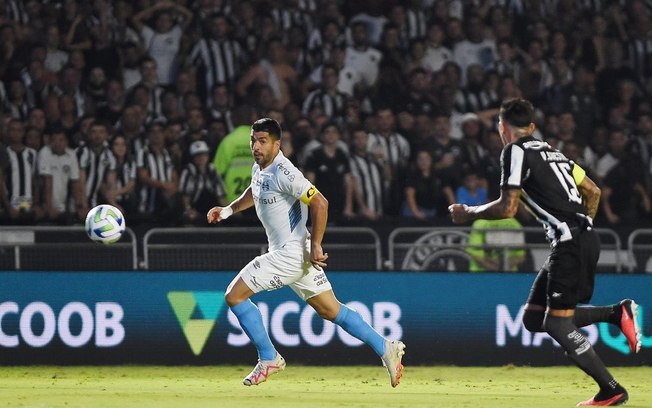 VÍDEO: os melhores momentos da grande virada do Grêmio sobre o Botafogo pelo Brasileirão