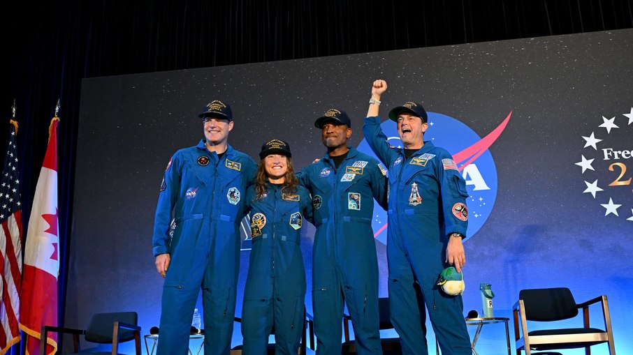 Astronautas da missão Artemis II relataram efeitos leves de adaptação ao ambiente terrestre, como sensação de flutuação e mudanças na percepção do corpo