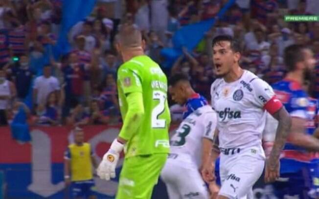 VÍDEO! Fortaleza x Palmeiras tem discussão entre Weverton e Gómez e gol anulado após consulta ao VAR