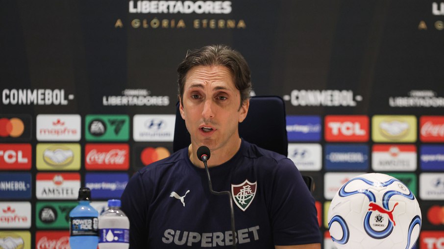 Zubeldía explica por que Fluminense se complicou na Libertadores