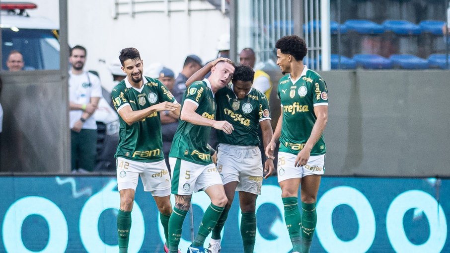 Palmeiras chega invicto às quartas do Paulistão