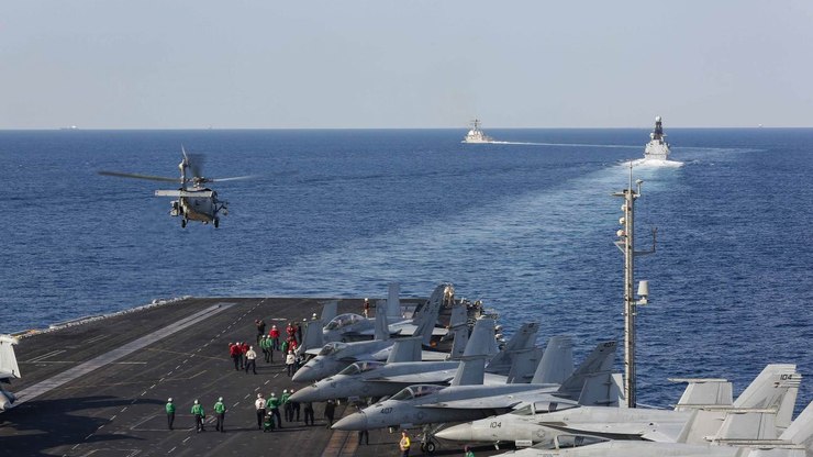 Irã diz ter atacado porta-aviões USS Abraham Lincoln dos EUA