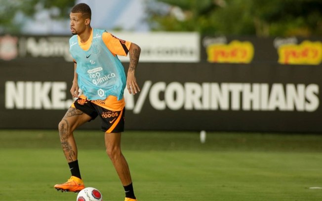 Benfica atravessa Porto e está próximo de fechar com João Victor, do Corinthians Benfica atravessa Porto e está próximo de fechar com João Victor, do Corinthians