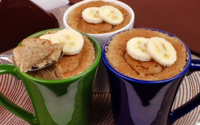 Bolo de caneca no micro-ondas: 7 receitas para provar e aprovar