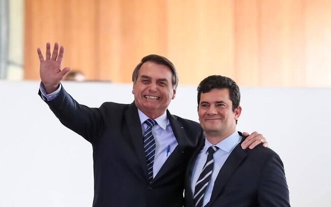 Bolsonaro cobrou de Moro motivos da operação da PF contra líder do governo