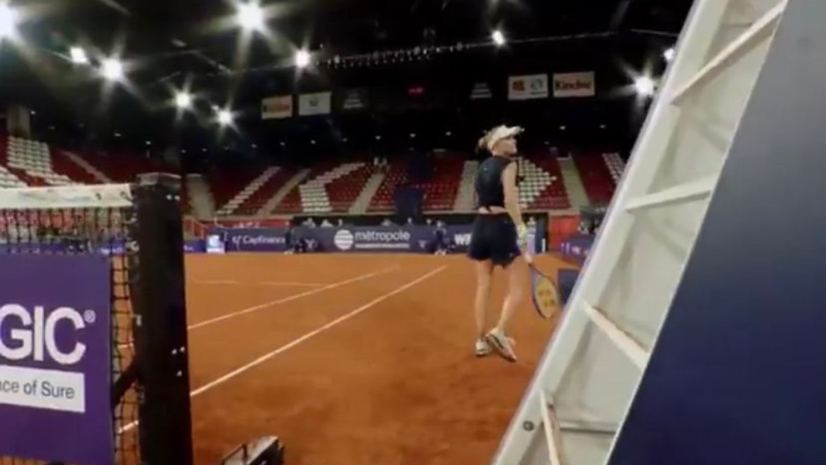 Harriet Dart reclama de cheiro de rival e faz pedido inusitado à juíza da partida Harriet Dart reclama de cheiro de rival e faz pedido inusitado à juíza da partida