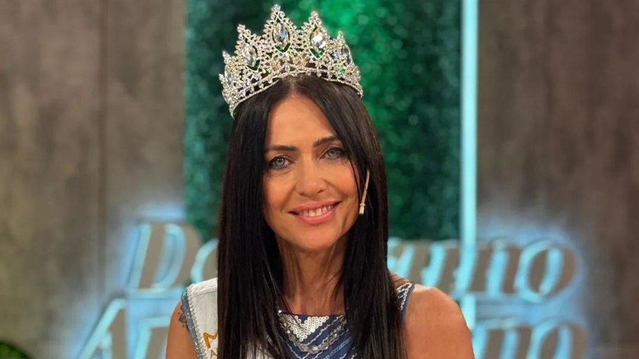 Aos 60 anos, modelo argentina pode virar candidata ao Miss Universo; entenda