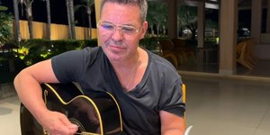 Eduardo Costa aconselha Zezé Di Camargo após polêmica com o SBT