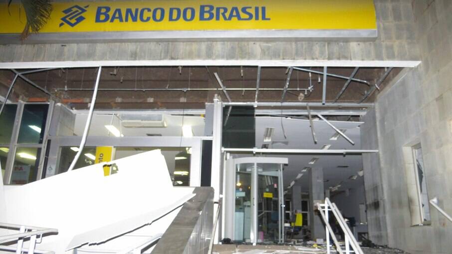 Banco do Brasil vai contratar cerca de 2 mil pessoas imediatamente 