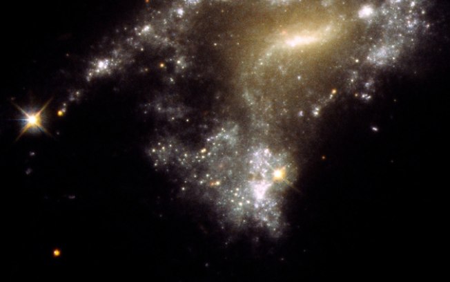 Destaque da NASA: galáxia observada pelo Hubble é foto astronômica do dia