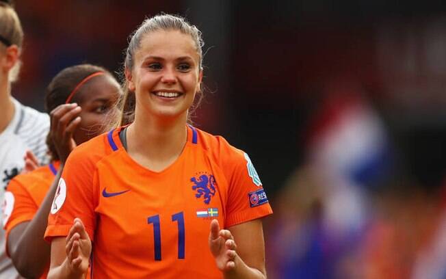 Lieke Martens, da Holanda, foi eleita a melhor jogadora do mundo pela Fifa