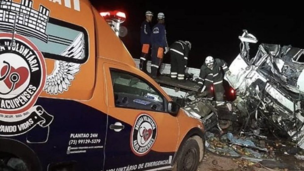 Acidente deixa 24 mortos na Bahia