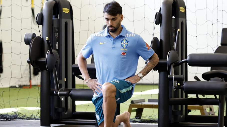  Paquetá realizou atividades de recuperação na academia após entrar em campo pelo Flamengo nesta terça-feira (26)