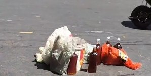 VÍDEO: vendedor de mel é atacado por abelhas