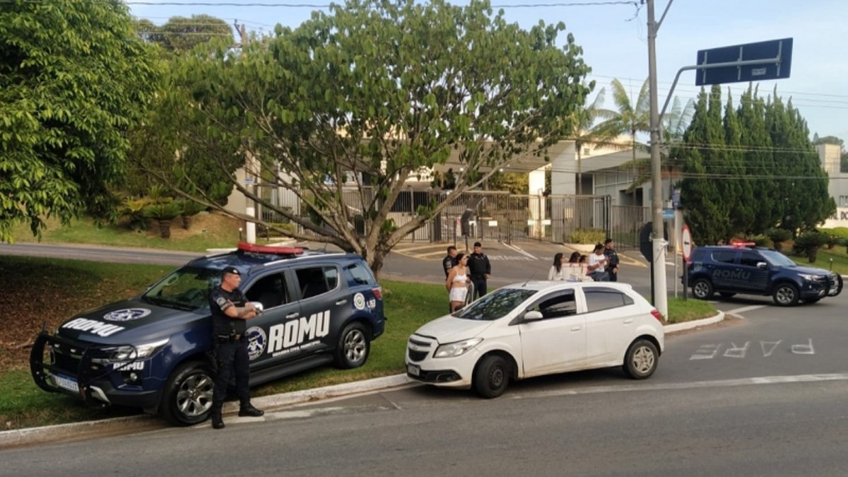 Suspeitas são abordadas pela GCM Suspeitas são abordadas pela GCM