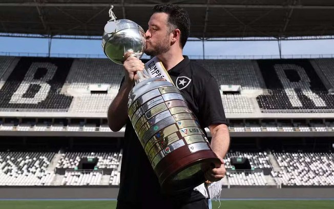 Rapahel Rezende, ex-scout do Botafogo, anunciado pelo Santa Cruz Rapahel Rezende, ex-scout do Botafogo, anunciado pelo Santa Cruz