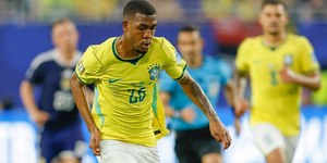 Ancelotti mantém Rayan e repete escalação do Brasil pela 1ª vez