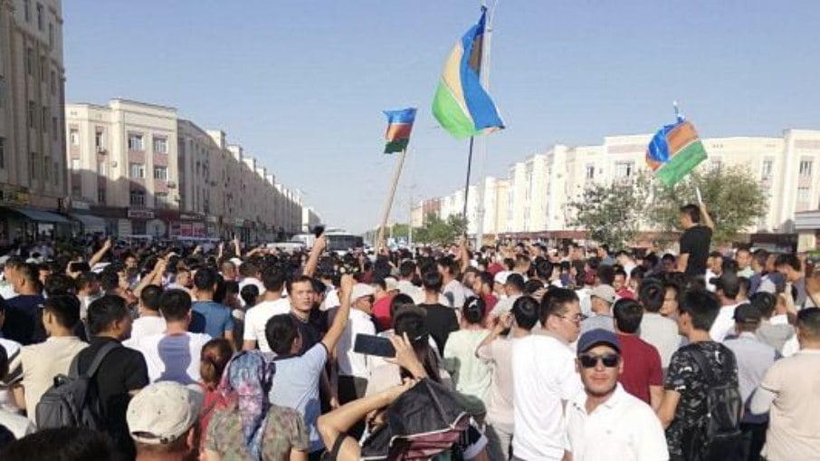 Protestos no Uzbequistão terminam com mais de 18 mortos no final de semana