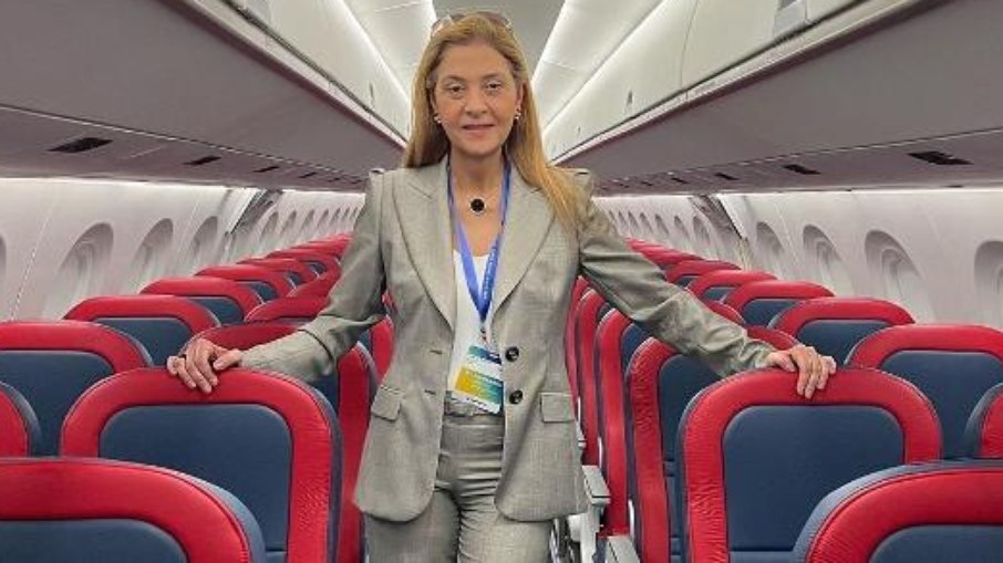 Leila Pereira em avião