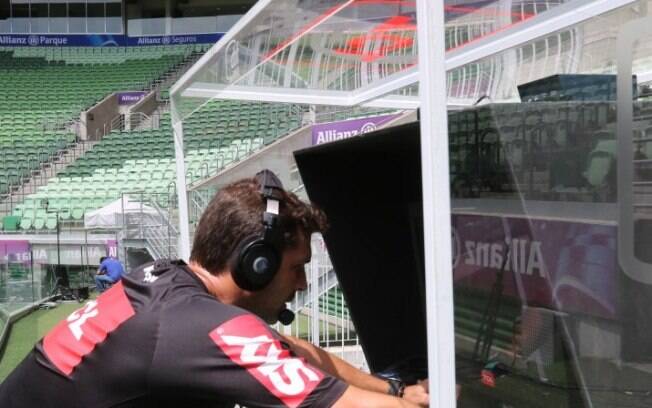 Árbitros testam o VAR no estádio do Palmeiras