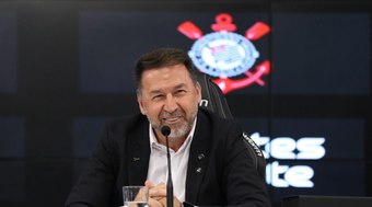 Especialista%20revela%20principais%20causas%20das%20d%C3%ADvidas%20dos%20clubes
