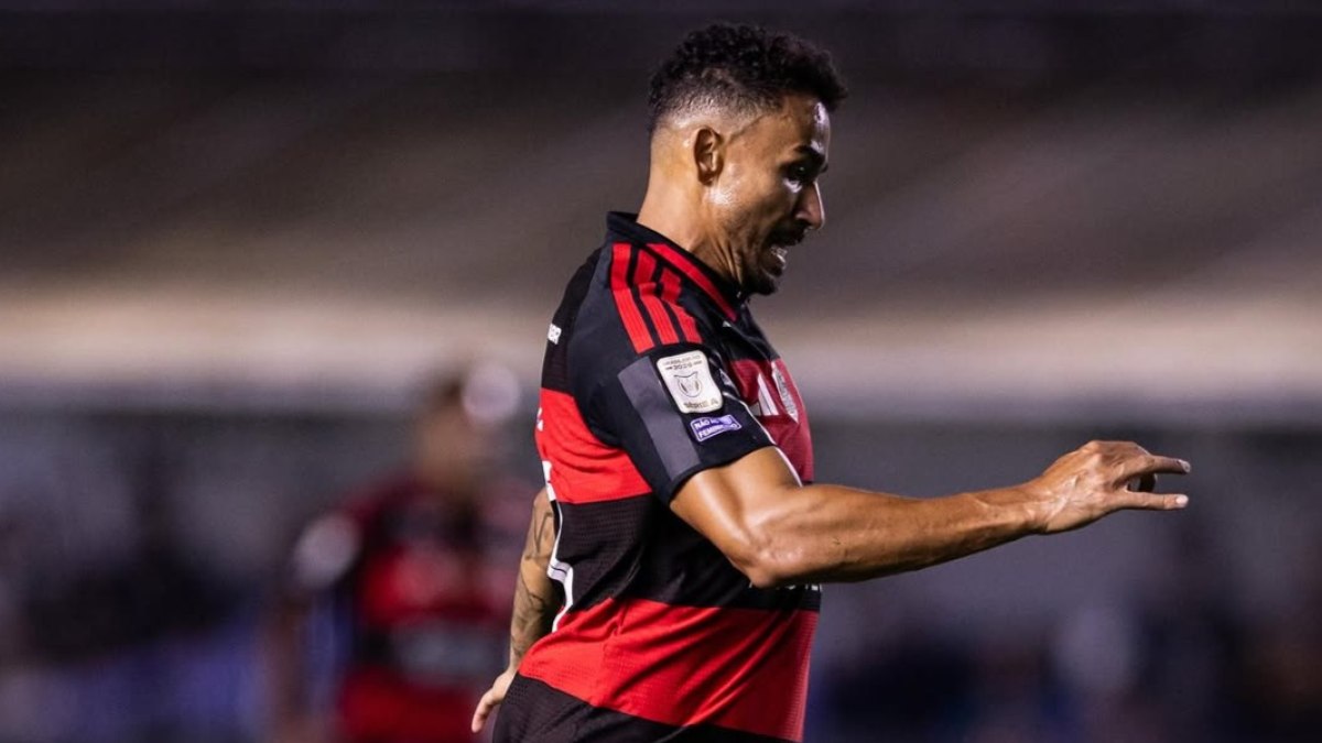 Danilo marcou gol contra Santos pelo Brasileirão