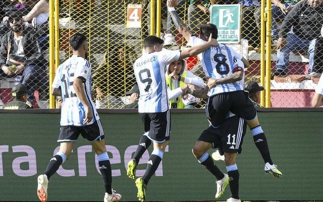 Argentina vence Paraguai e segue 100% nas Eliminatórias da Copa do Mundo