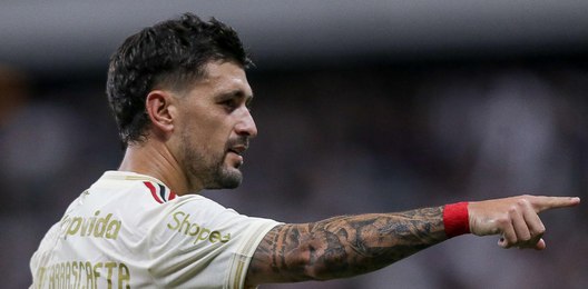 Após empate com Ceará, Flamengo segue líder do Brasileirão