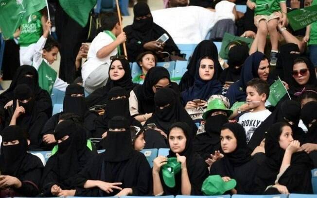 A Arábia Saudita vai permitir a entrada do sexo feminino em três estádios do país