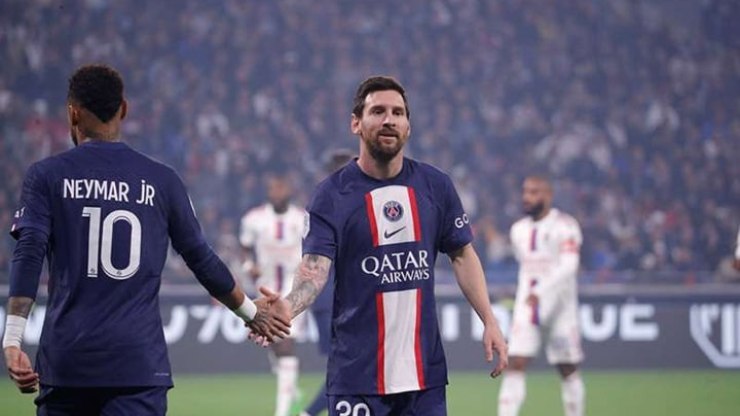 Neymar revela conversa que mudou estilo de Messi bater pênalti