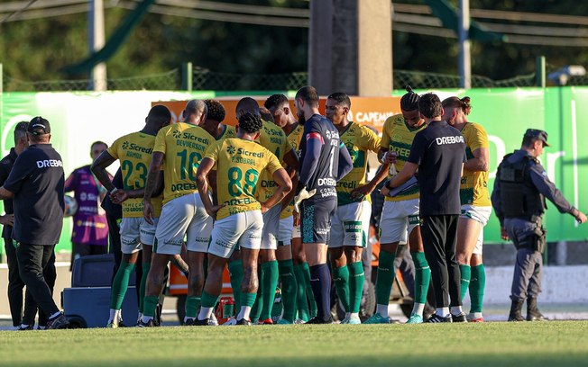 Cuiabá larga na frente na semifinal do Mato-grossense com gol contra do Luverdense