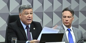 Senador Carlos Viana revela estar com câncer e cirurgia marcada
