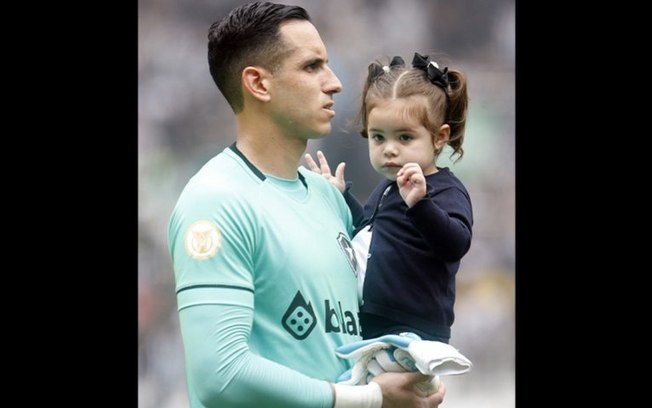 Gatito entra em um jogo do Botafogo com a filha pela primeira vez