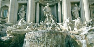 Roma cobrará taxa de turistas para acesso à Fontana di Trevi