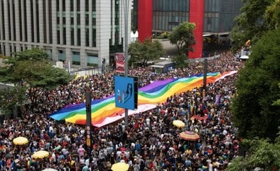 Na Parada LGBT+, Agência Aids faz ação para arrecadar cestas básicas